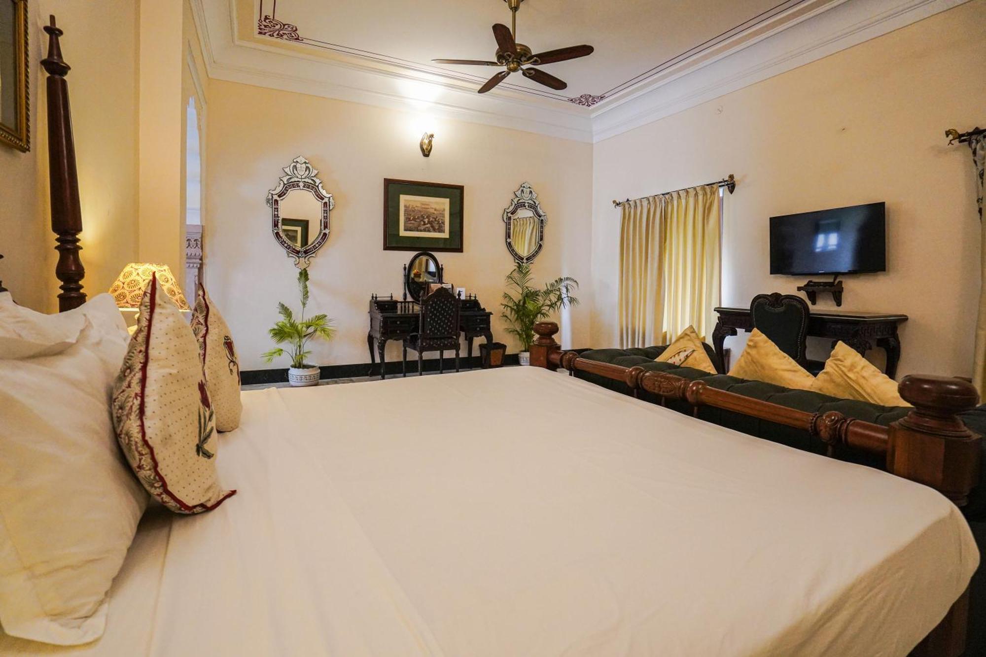 Khas Bagh Hotel Jaipur Luaran gambar